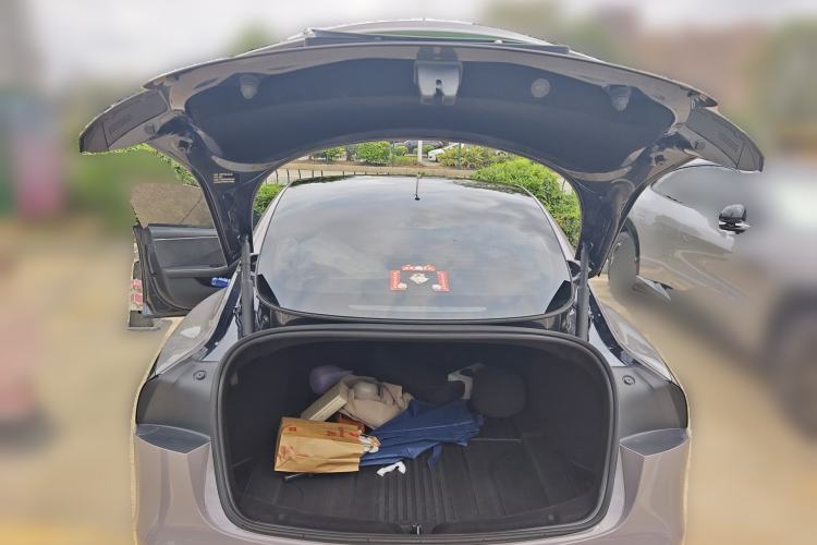 Used Tesla Model 3 2023 Long-Range All-Wheel-Drive Version Trunk