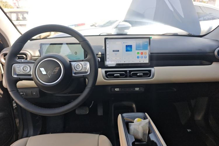 Used Wuling Bingo PLUS 2024 510 km Range 5-Seater Version Center Console