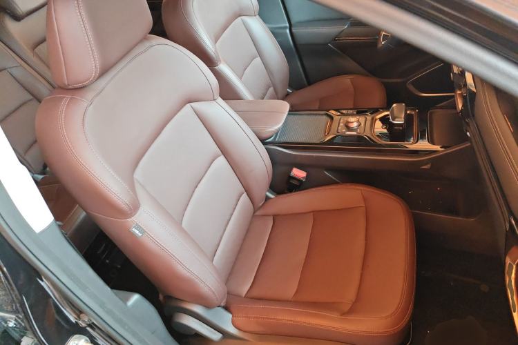 Used Geely Auto Haoyue 2022 1.8TD DCT Black Gold Limited Edition 7-Seater Right Front Seat