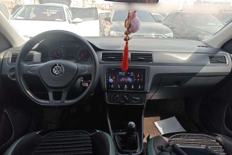 Used Volkswagen Santana 2019 1.5L Manual Fashion Edition China VI Standard Center Console