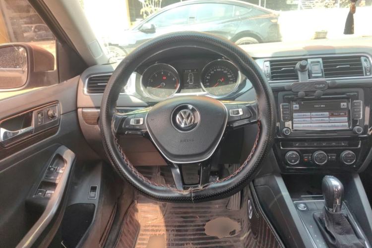 Used Volkswagen Sagitar 2015 230TSI Automatic Luxury Model