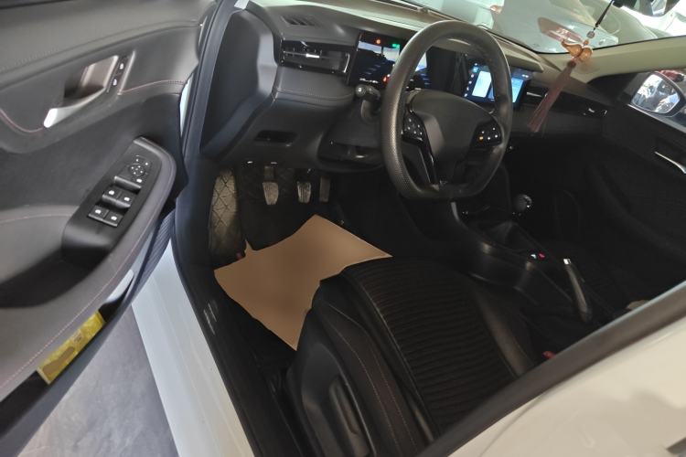 Used Roewe i5 2023 1.5L Manual Comfort Edition