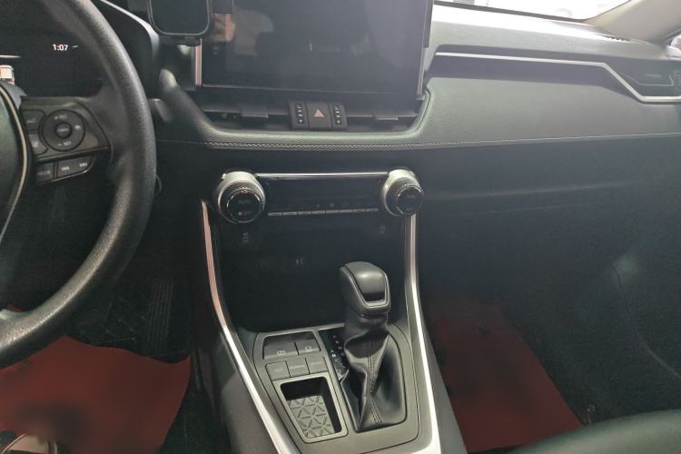 Used Toyota RAV4 2021 2.0L CVT Two-Wheel Drive Fashion Edition Audio And AC Panel