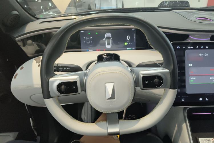 Used Avatr 11 2023 Harmony 90-degree Rear-wheel Drive Edition Steering Wheel