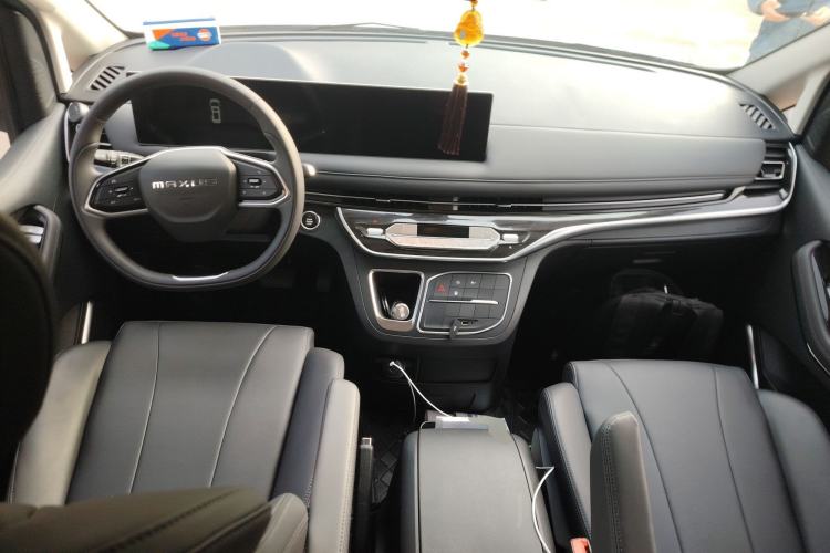 Used SAIC MAXUS G10 2025 MAX 2.0T Automatic Executive Edition Gasoline 7-Seater Center Console