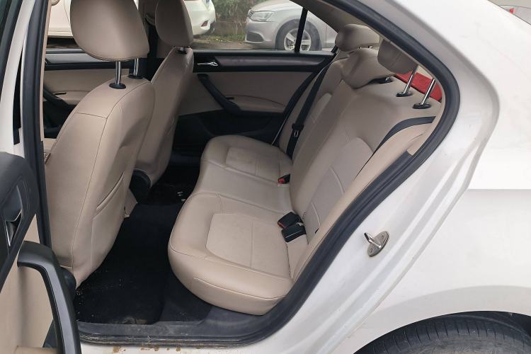 Used Volkswagen Santana 2015 1.6L Manual Comfort Edition
