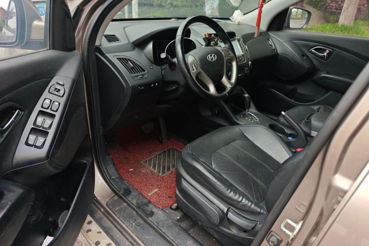 Used Hyundai ix35 2013 2.0L Automatic Two-Wheel Drive Smart GLS China IV Standard Driver Seat