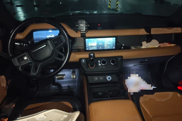 Used Land Rover Defender 2021 110 P400 X Center Console