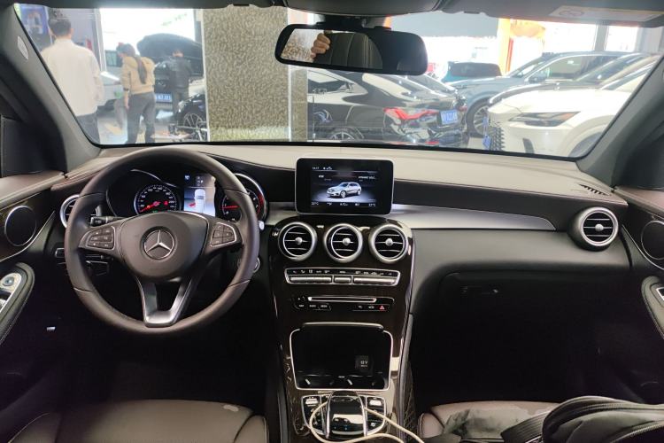 Used Mercedes-Benz GLC 2019 GLC 260 L 4MATIC Dynamic Model