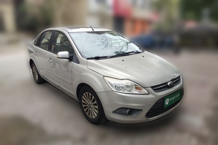 Used Ford Focus 2013 Sedan Classic 1.8L Manual Fashion Edition