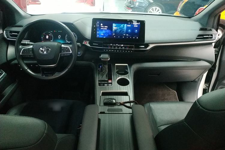 Used Toyota SIENNA 2023 2.5L Hybrid Ultimate Edition Center Console
