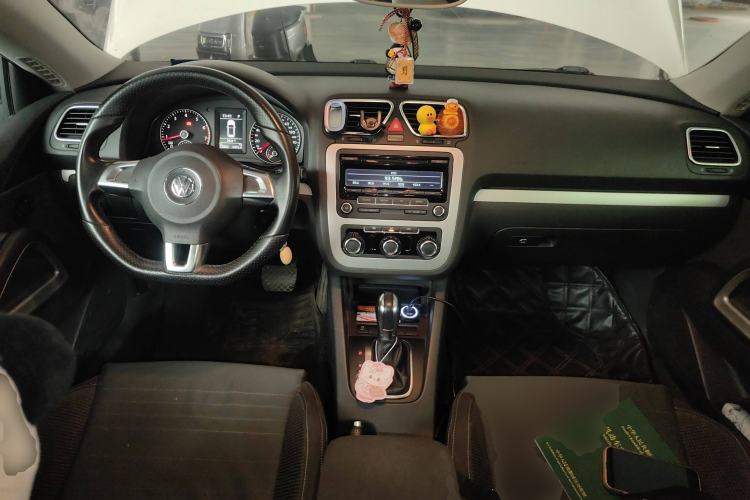 Used Volkswagen Scirocco 2011 1.4 TSI Single-Turbo Fashion Edition Center Console