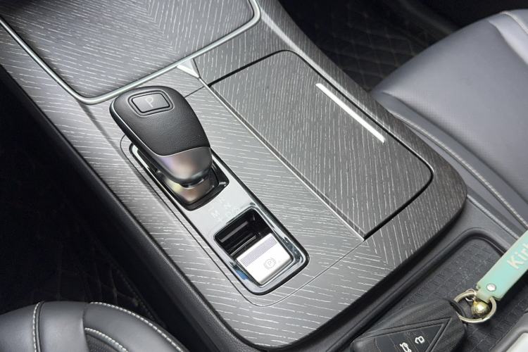 Used Venucia V 2021 260T Idol Edition