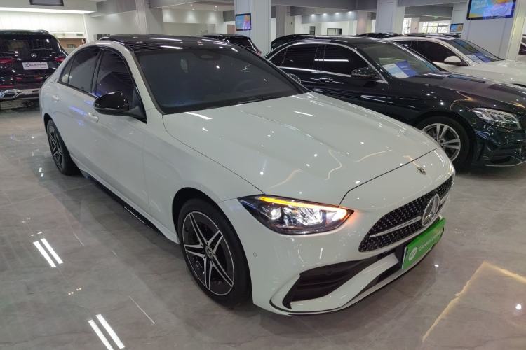 Used Mercedes-Benz C-Class 2024 Facelift C 260 L Night Edition Sport Version Front Right 45 Deg