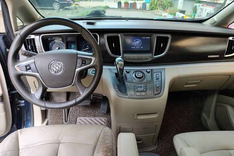 Used Buick GL8 2013 3.0L GT Luxury Business Haoya Edition Center Console