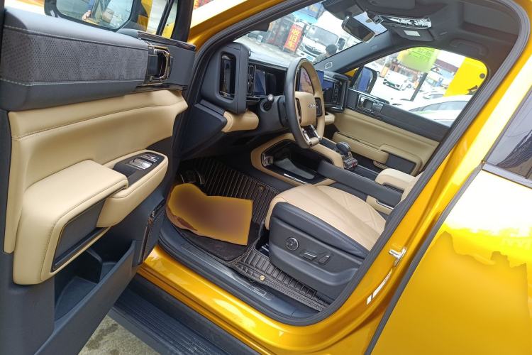 Used Formula Leopard 5 2023 Navigator Edition