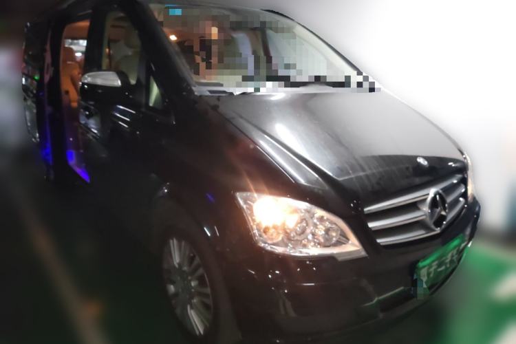Used Mercedes-Benz Viano 2013 3.5L Haoci version Exterior 2