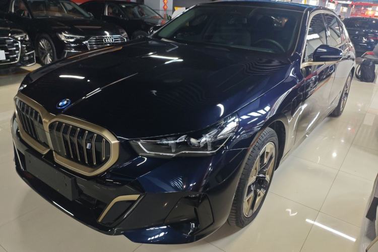 Used BMW i5 2024 eDrive 35L Luxury Model with M Sport Package