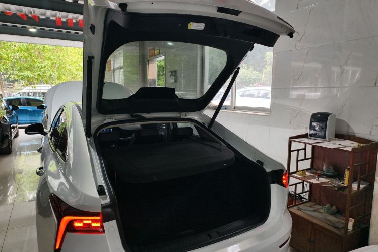 Used Bestune B70 2023 Third Generation 1.5T Automatic Enjoyment Version Trunk