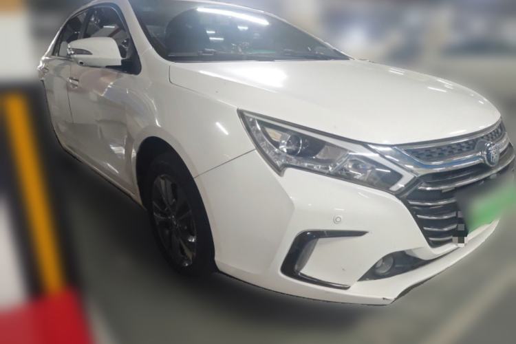 Used BYD Qin New Energy 2017 1.5T Luxury Model Front Right 45 Deg