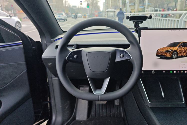 Used Tesla Model Y L 2025 Model Long-Range All-Wheel-Drive Version
