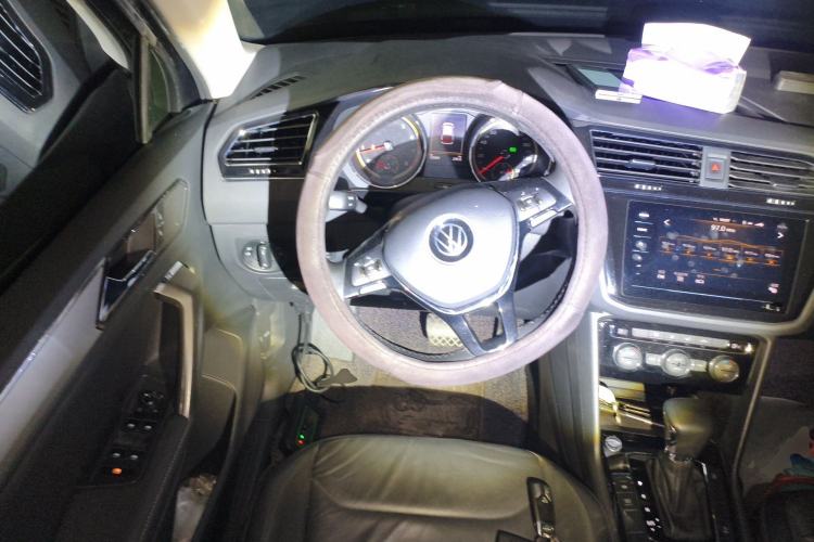 Used Volkswagen Tiguan L 2021 280TSI Automatic Two-Wheel Drive Smart Edition Steering Wheel