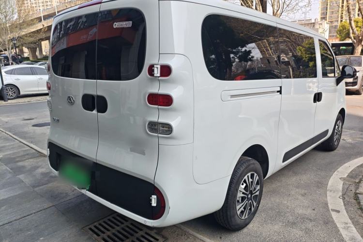 Used SAIC MAXUS Dana V1 2025 Low-Roof Multi-Function Version 50 kWh
