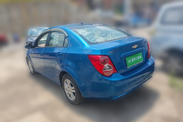 Used Chevrolet Aveo Sonic 2011 Sedan 1.4L MT SL
