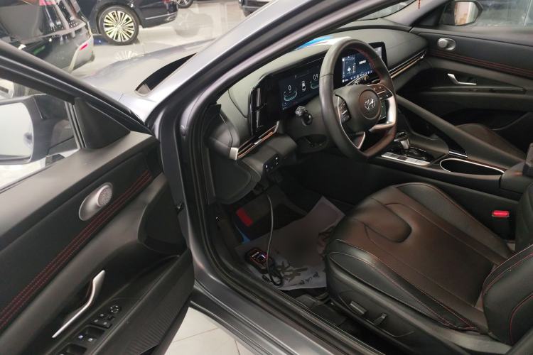 Used Hyundai Elantra 2022 1.5L CVT 20th Anniversary Edition
