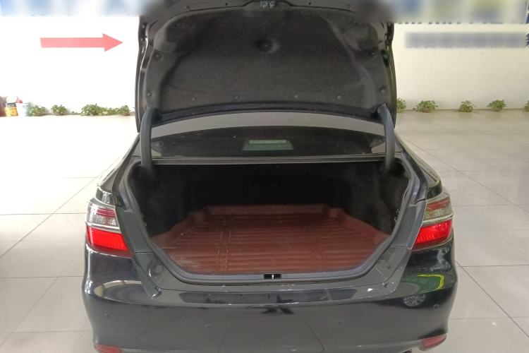 Used Toyota Camry 2015 2.5G Luxury Navigation Edition Trunk