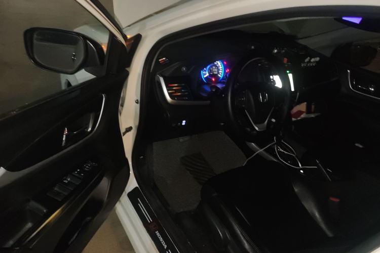 Used Honda Crider 2013 1.8L automatic luxury edition
