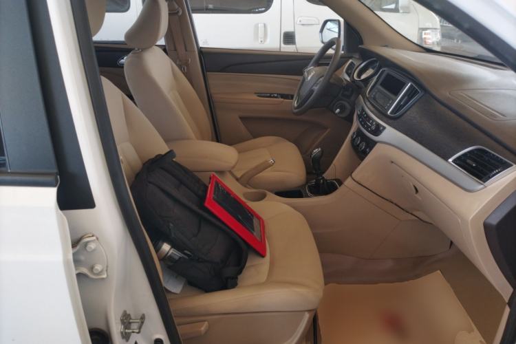 Used Baojun 730 2019 1.5L Manual Value Edition 7 Seats China VI Emission Standard Right Front Seat