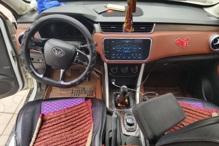 Used HYOSOW S3 2016 S3L 1.5L Manual Premium Edition Center Console