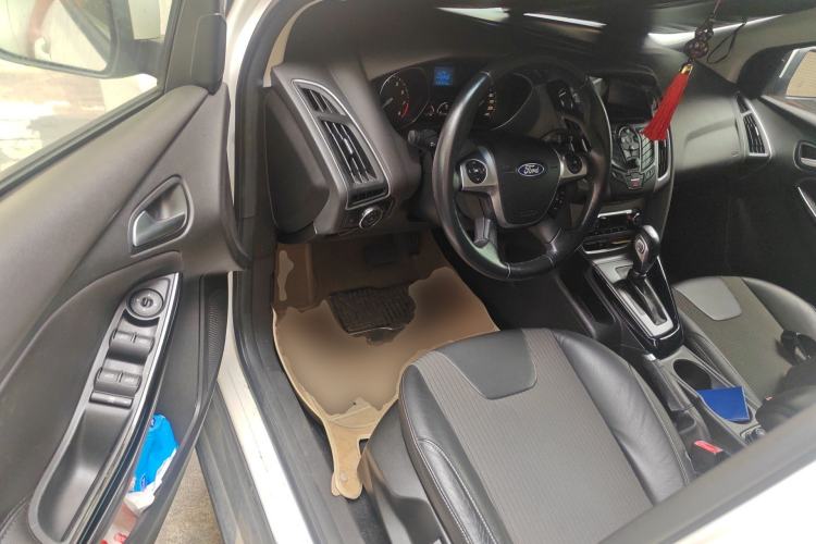 Used Ford Focus 2012 Sedan 1.6L Automatic Fashion Edition
