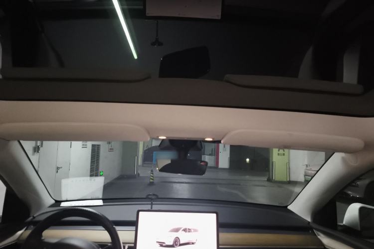 Used Tesla Model Y 2022 Long-Range All-Wheel-Drive Version Headliner