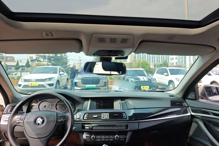 Used BMW 5 Series 2014 520Li Elegant Model
