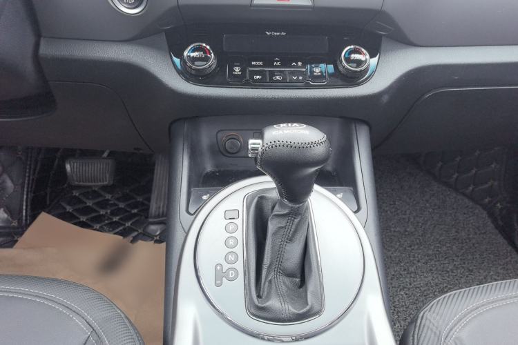 Used Kia Sportage R 2015 2.0L Automatic Two-Wheel Drive DLX Model Audio And AC Panel