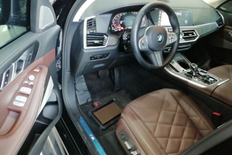 Used BMW X5 2022 Restyled xDrive 30Li Luxury Version M Sport Package