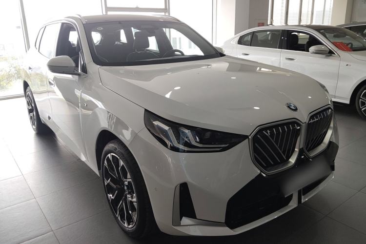 Used BMW X3 2025 xDrive30L Luxury Edition M Sport Package Front Right 45 Deg