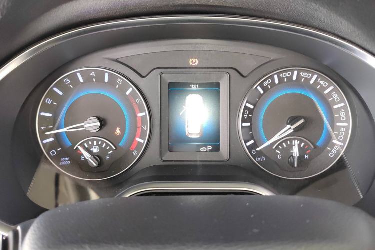 Used Haval H2 2018 Chuanxiang Edition 1.5T Dual-Clutch Two-Wheel Drive ZhiShang Model China V Standard