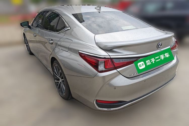 Used Lexus ES 2021 300h Deluxe Edition