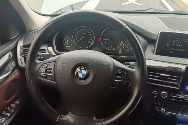 Used BMW X5 2015 xDrive28i
