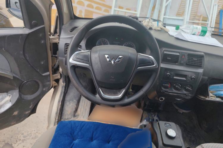 Used Wuling Rongguang EV 2020 Basic Version 7-Seater 300 km Steering Wheel