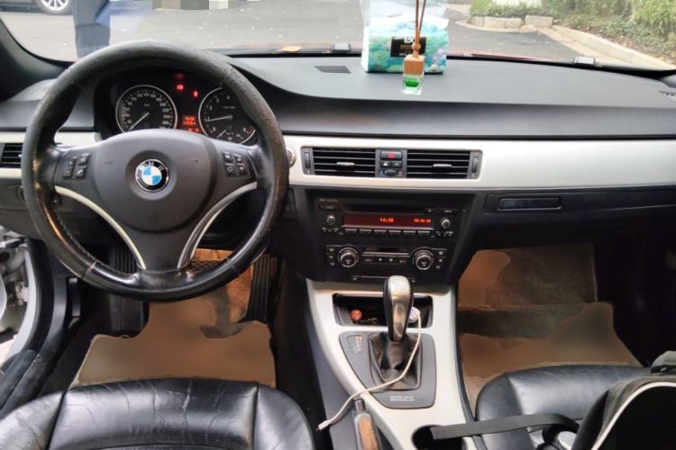 Used BMW 3 Series 2007 325i Convertible Coupe Center Console