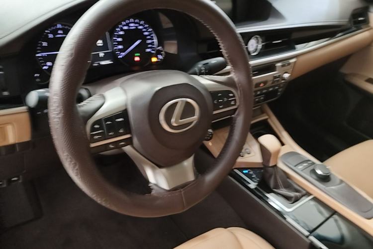 Used Lexus ES 2015 200 Elite Edition
