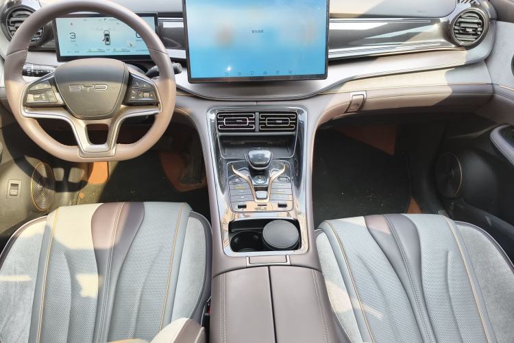 Used BYD Frigate 07 2023 DM-i 205KM Flagship Model
