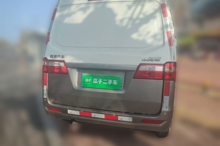 Used Jinbei Hiace X30 2024 1.5L Wealthy Van Model 2/5 Seats