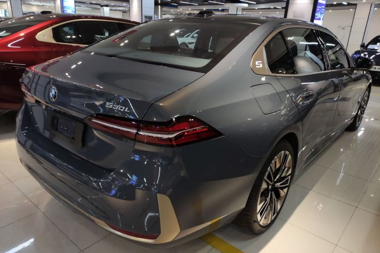 Used BMW 5 Series 2024 530Li Luxury Package Premium Edition