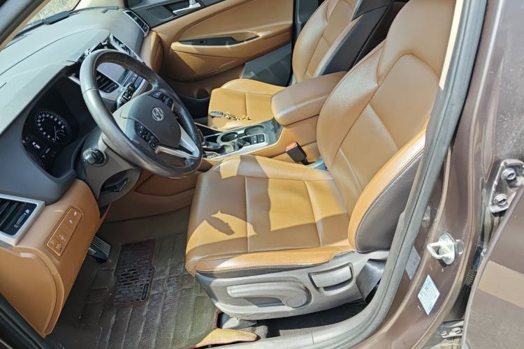 Used Hyundai Tucson 2015 1.6T Dual-Clutch Two-Wheel-Drive Leading Model Left Front Seat