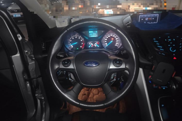 Used Ford Kuga 2013 1.6L GTDi Two-Wheel-Drive Trend Model